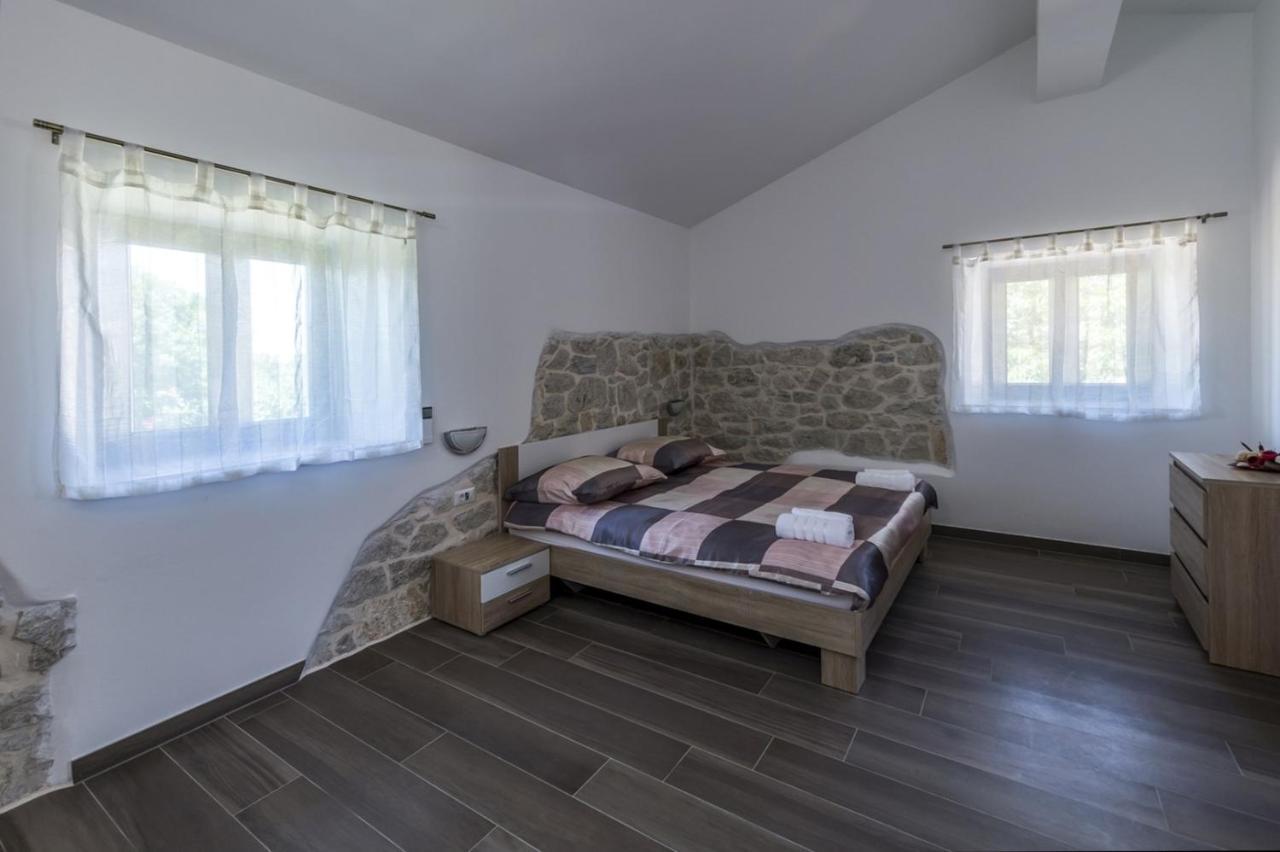 Spacious Four-Bedroom Villa Marija Klostar Екстер'єр фото