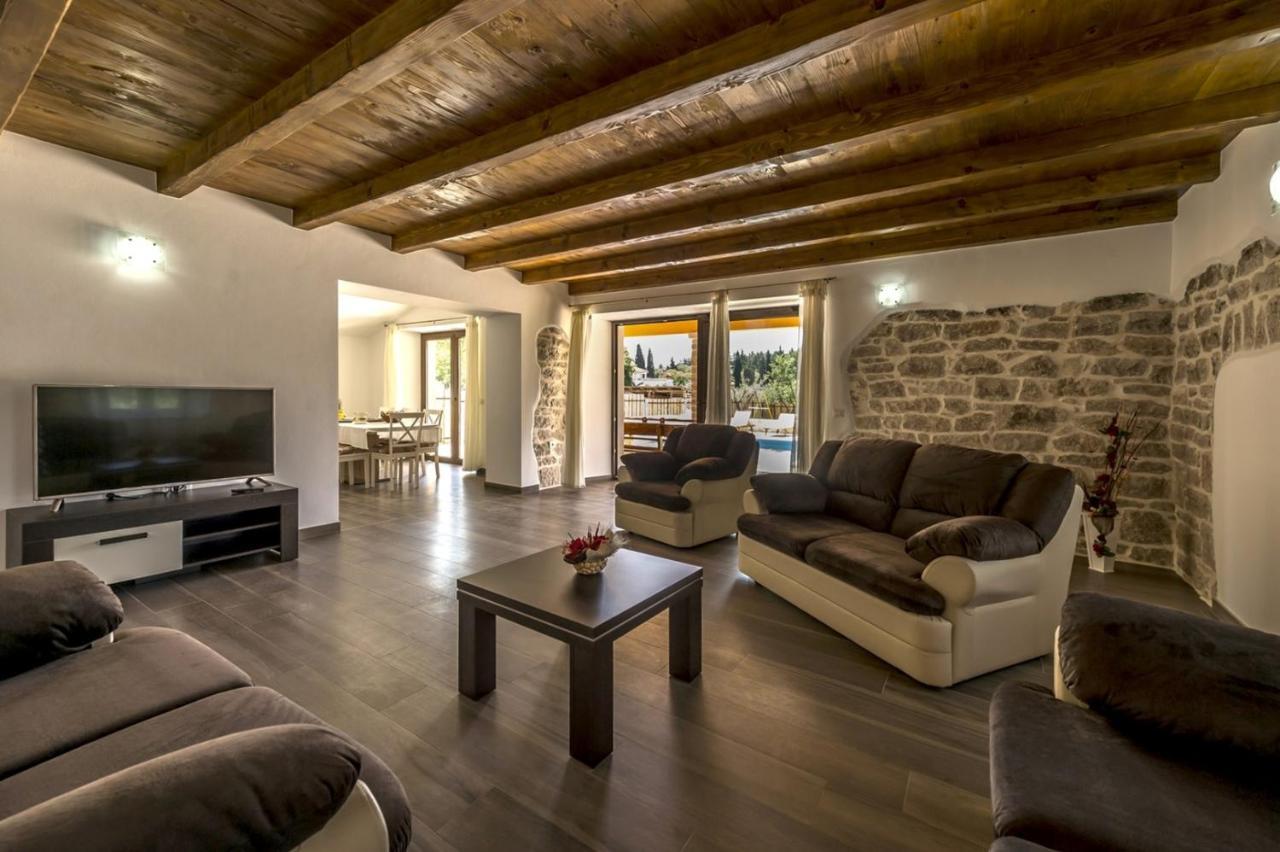 Spacious Four-Bedroom Villa Marija Klostar Екстер'єр фото