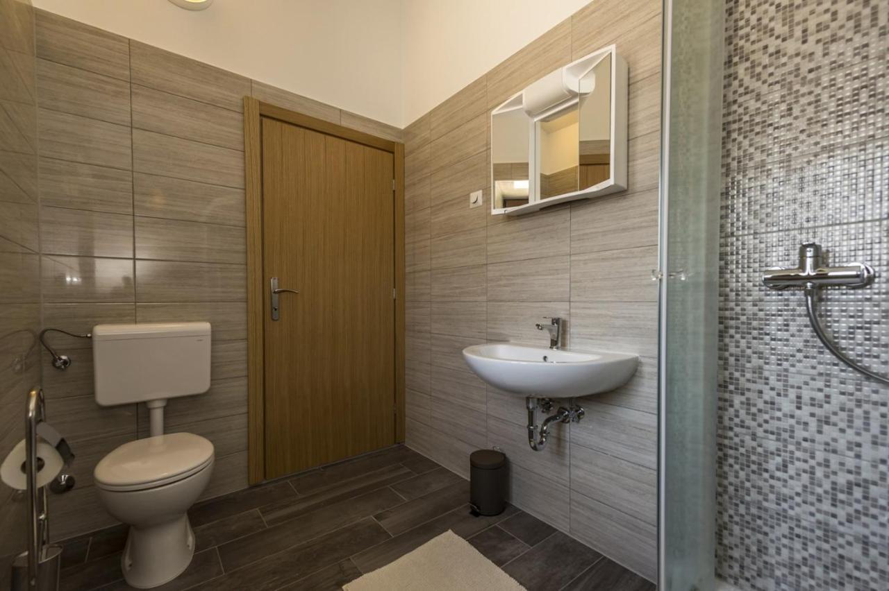 Spacious Four-Bedroom Villa Marija Klostar Екстер'єр фото